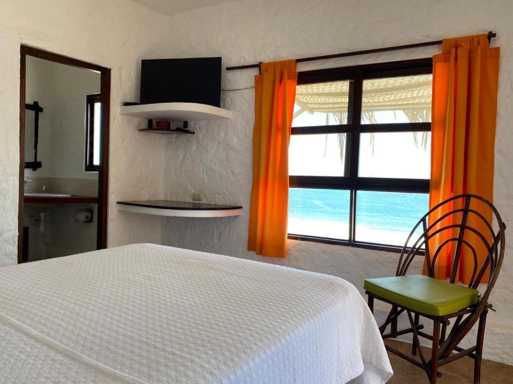 Hotel Smiling Crab Каноас-де-Пунта-Саль Экстерьер фото