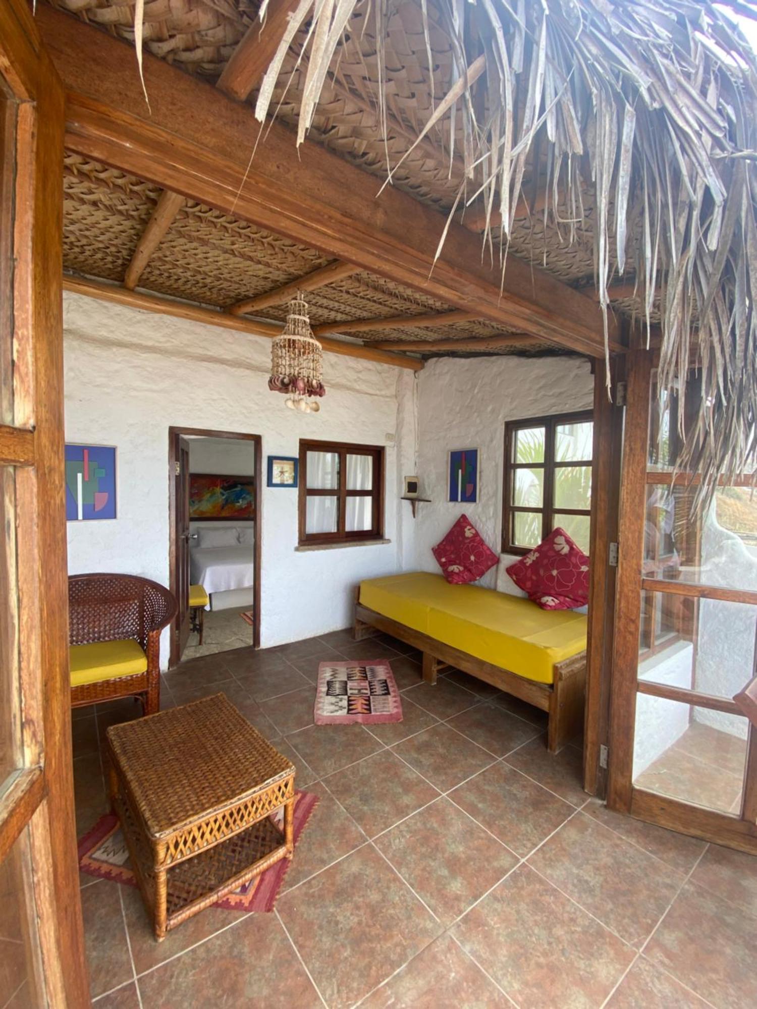 Hotel Smiling Crab Каноас-де-Пунта-Саль Экстерьер фото